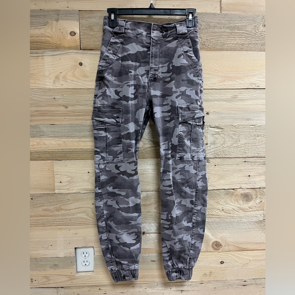 hollister camo cargo pants